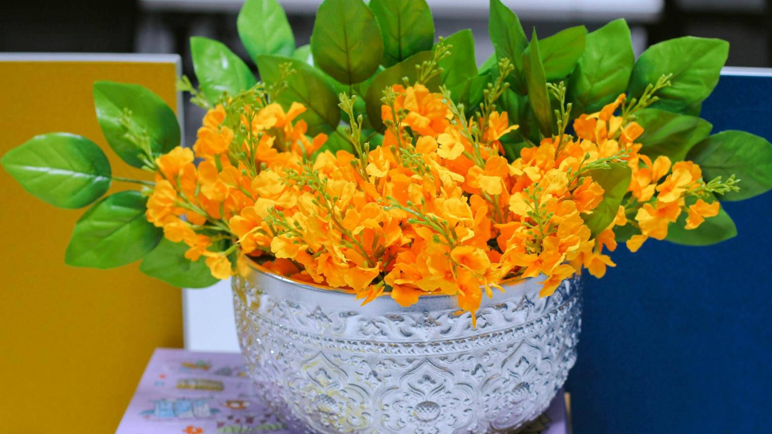 Traditional bowl with badauk flowers